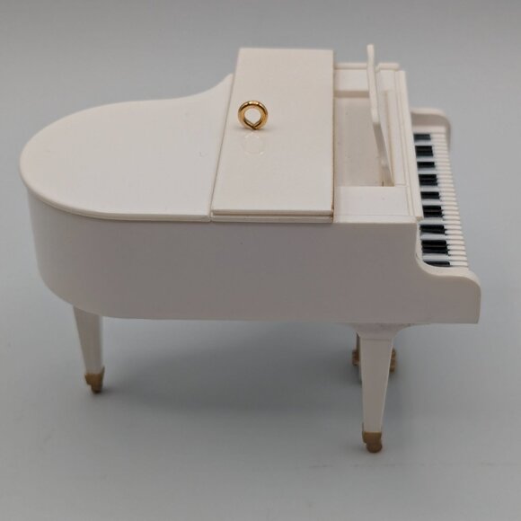 Hallmark Keepsake Hark, The Herald Angels Sing! 2017 Piano Ornament Magic Sound - Picture 4 of 12